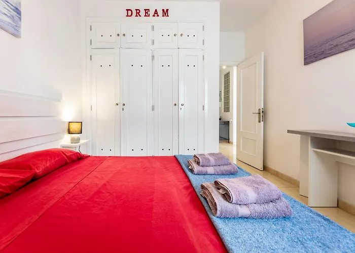 Ruby Harbour House דירה